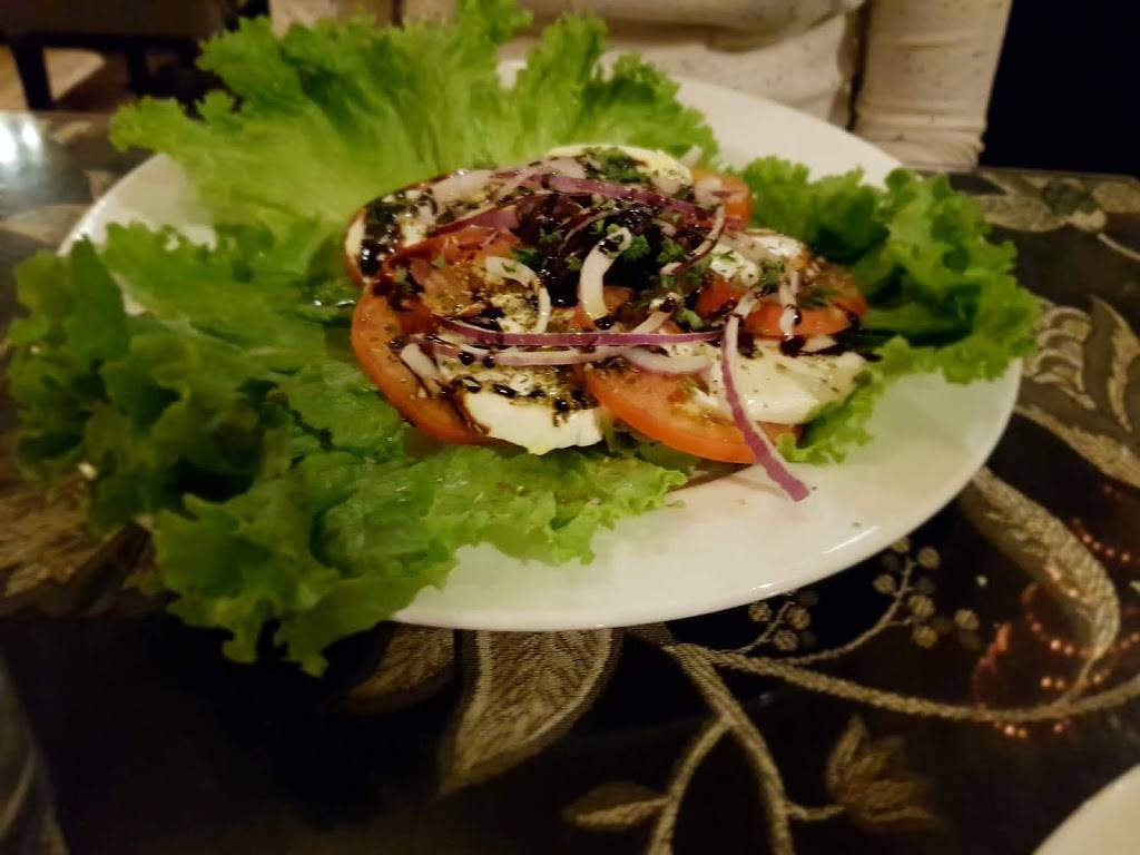 Linguines Italian Restaurant | restaurant | 257 N Front St, Belleville, ON K8P 3C2, Canada | 6139625444 OR +1 613-962-5444