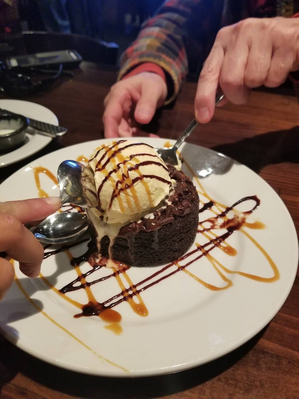 LongHorn Steakhouse | meal takeaway | 5088 28th St SE, Grand Rapids, MI 49512, USA | 6169408180 OR +1 616-940-8180