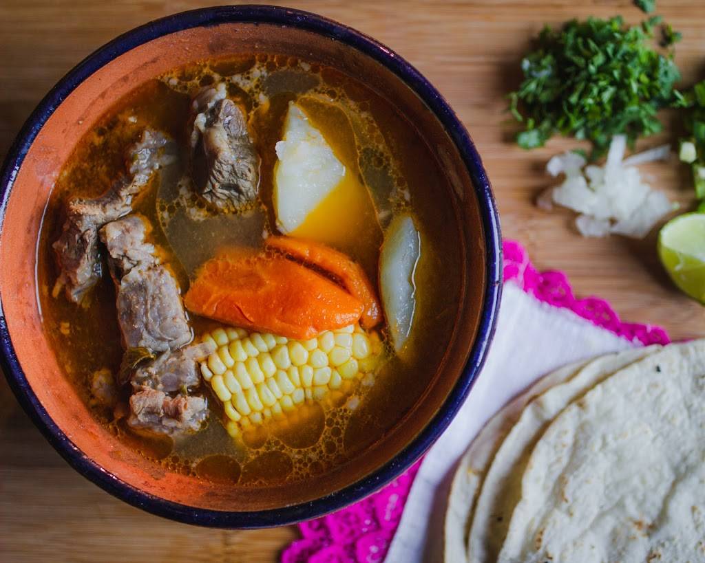 Casa De Caldos | restaurant | 954 N Pacific Hwy, Woodburn, OR 97071, USA | 5039020664 OR +1 503-902-0664