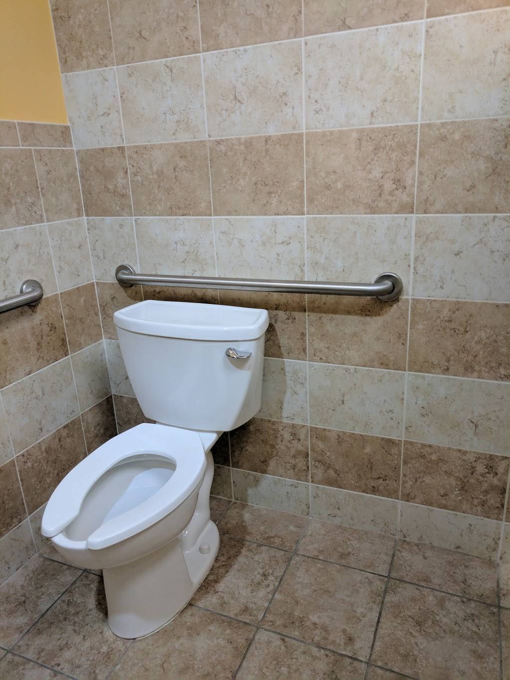 Alli’s Restaurant | restaurant | 10716 Richmond Hwy, Lorton, VA 22079, USA | 7038883531 OR +1 703-888-3531