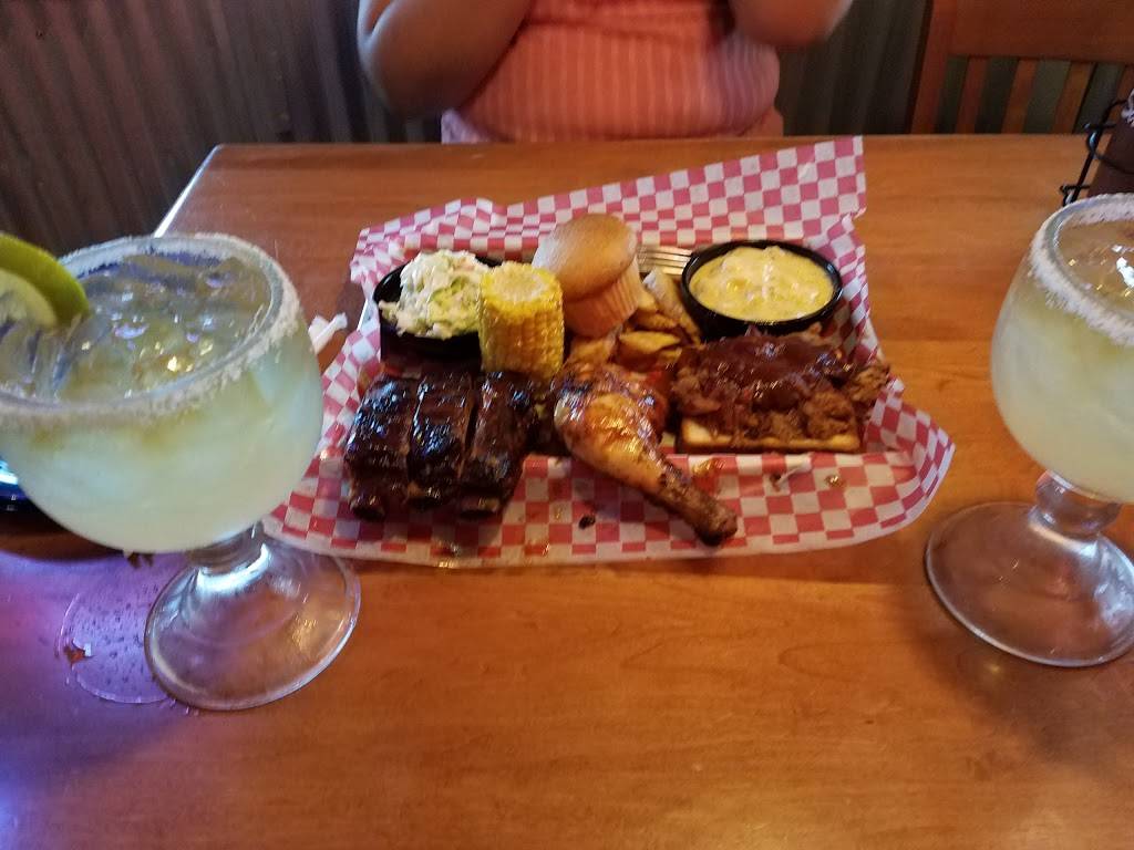 Famous Daves Bar-B-Que | restaurant | 27500 W Lugonia Ave, Redlands, CA 92374, USA | 9097924151 OR +1 909-792-4151