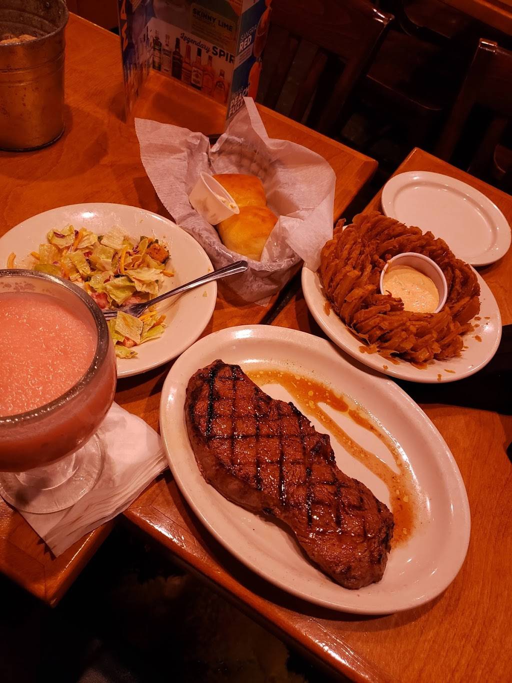 Texas Roadhouse | restaurant | 1860 Evelyn Byrd Ave, Harrisonburg, VA 22801, USA | 5408010324 OR +1 540-801-0324