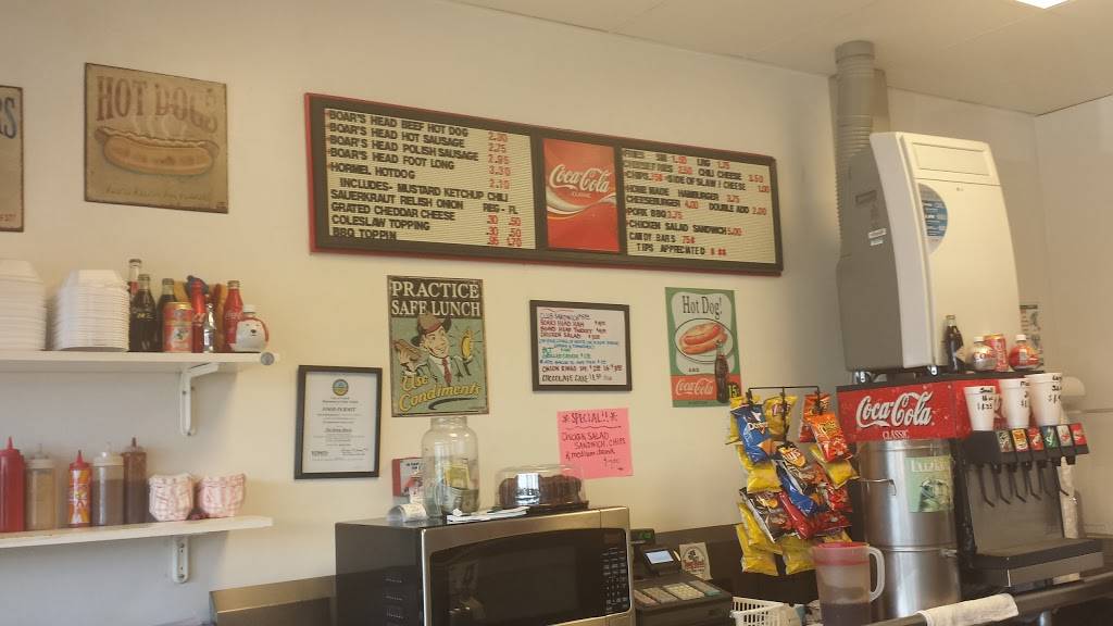 Dawg Shack | restaurant | 7924 Chesapeake Blvd # E, Norfolk, VA 23518, USA | 7575887785 OR +1 757-588-7785