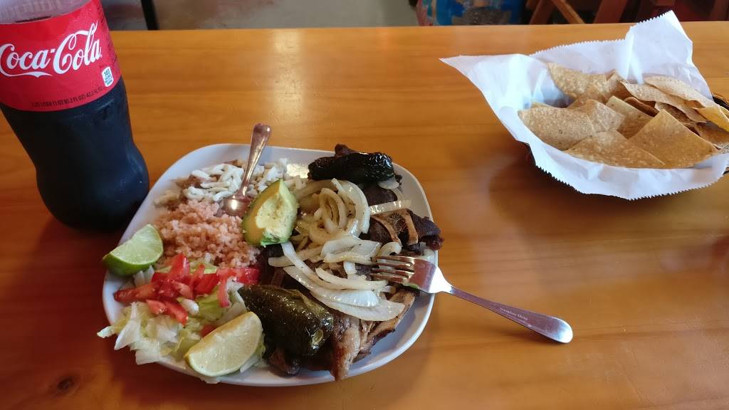 El Rinconcito | restaurant | 201 E Main St, Lyons, KS 67554, USA | 6202575600 OR +1 620-257-5600