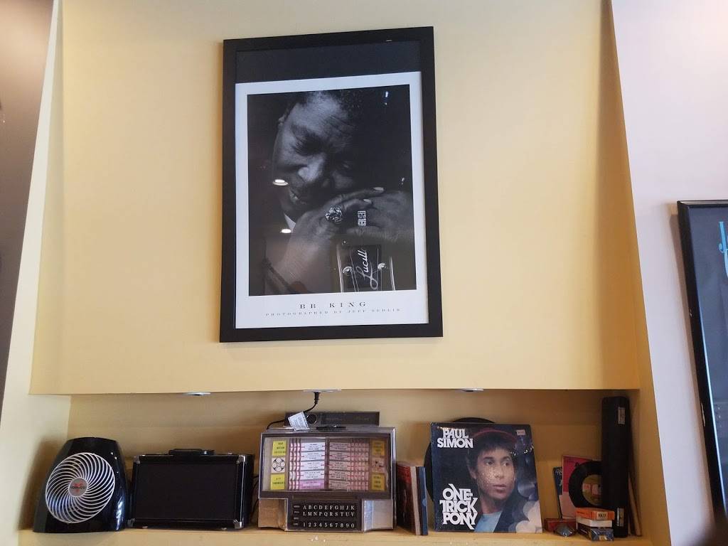 Shake N Go | restaurant | 15819 Westminster Way N, Shoreline, WA 98133, USA | 2063632266 OR +1 206-363-2266