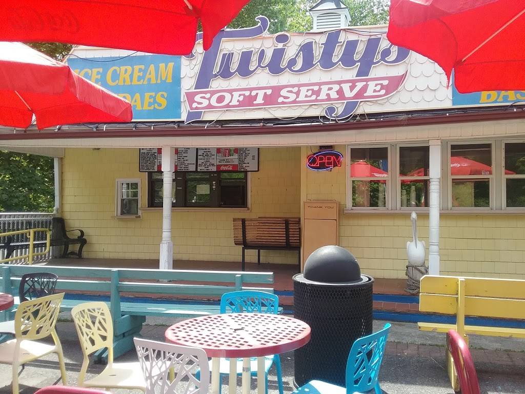 Twistys Family Restaurant | restaurant | 1508 Main St, Agawam, MA 01001, USA | 4137894901 OR +1 413-789-4901