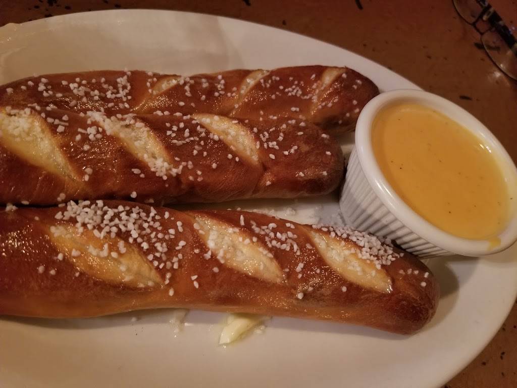 Gatehouse Tavern | restaurant | 960 Gateway Commons Cir, Wake Forest, NC 27587, USA | 9195696745 OR +1 919-569-6745