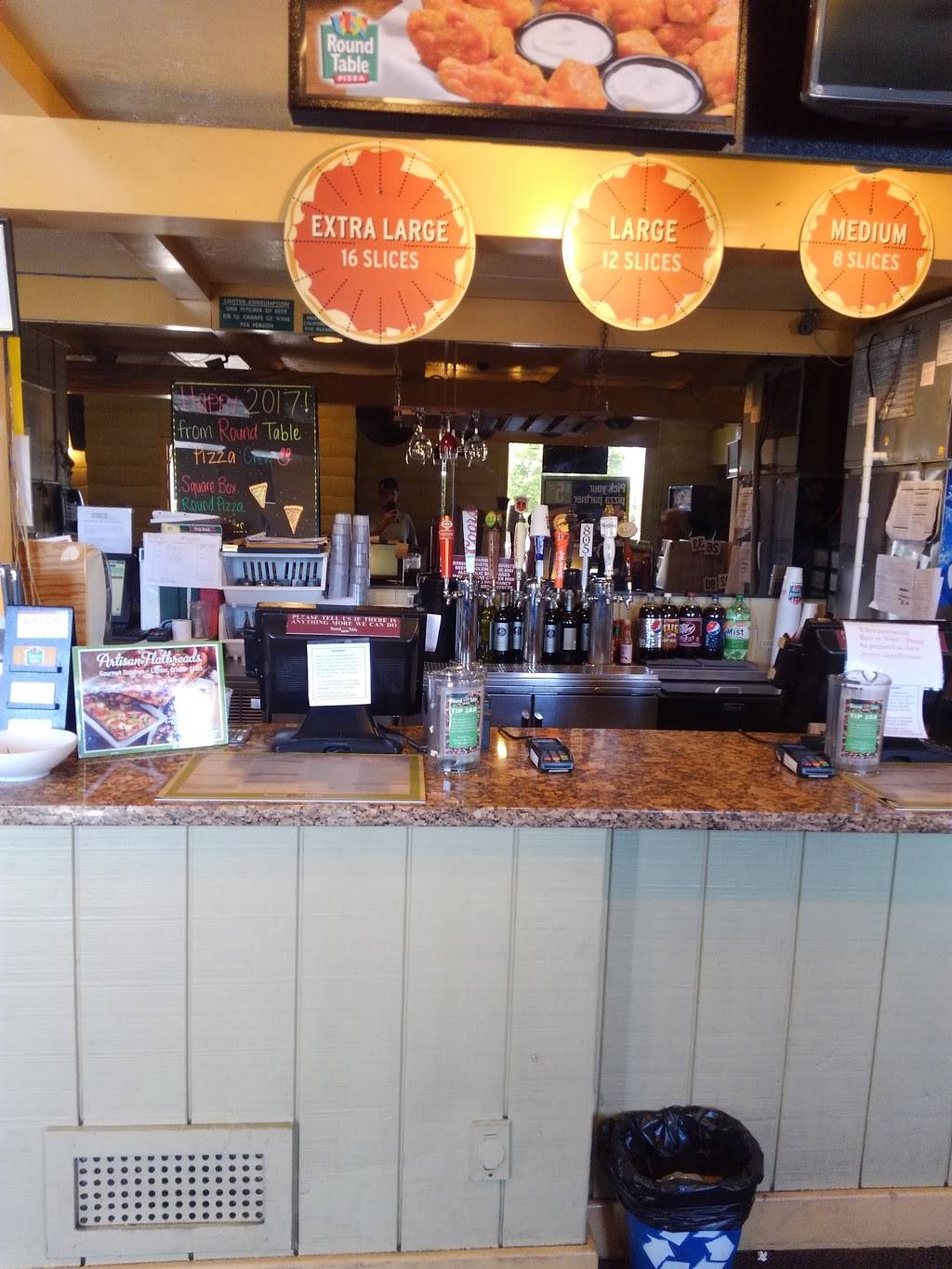 Round Table Pizza | meal delivery | 2690 41st Ave, Soquel, CA 95073, USA | 8314758811 OR +1 831-475-8811