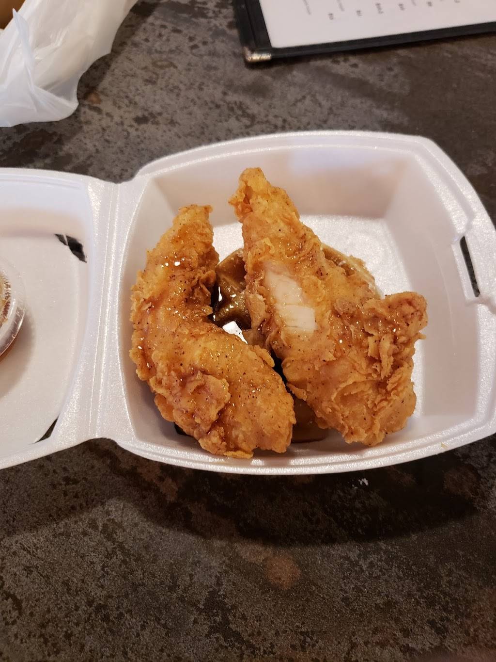 Spotys Chicken & Waffles | meal takeaway | 550 Kimberton Rd, Phoenixville, PA 19460, USA | 6109352744 OR +1 610-935-2744