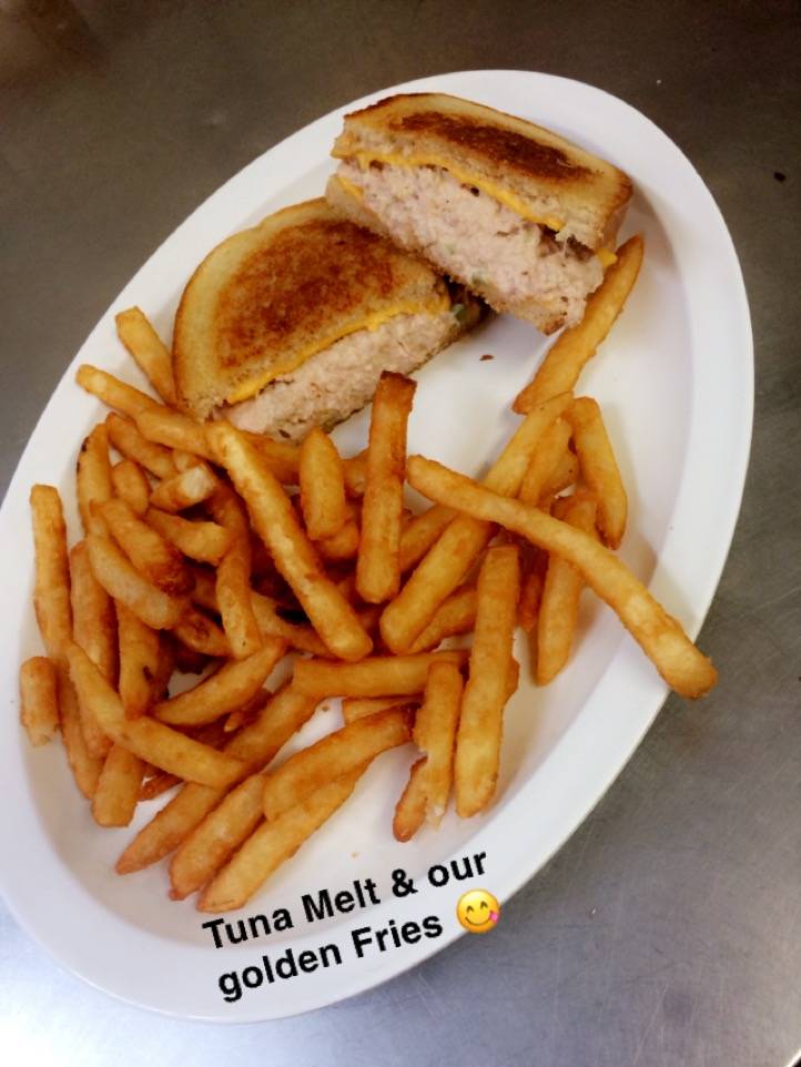 Imos Cafe Farmer City | restaurant | 912 E Clinton Ave, Farmer City, IL 61842, USA | 3099282926 OR +1 309-928-2926