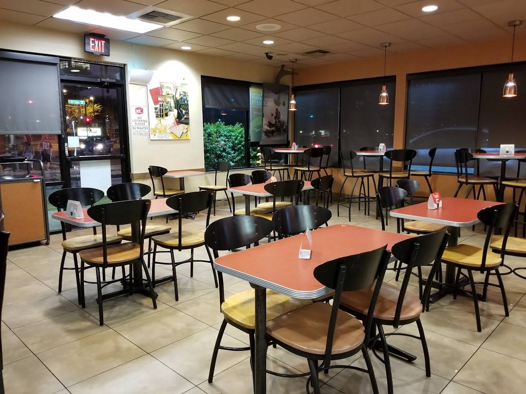 Jack in the Box | restaurant | 19818 N 27th Ave, Phoenix, AZ 85027, USA | 6237803669 OR +1 623-780-3669