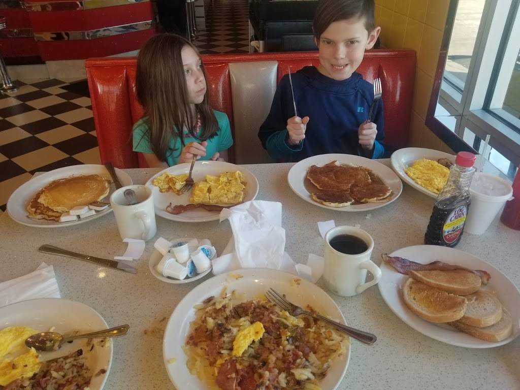 Nicky D’s Coney Island | restaurant | 39099 Van Dyke Ave, Sterling Heights, MI 48313, USA | 5869770031 OR +1 586-977-0031