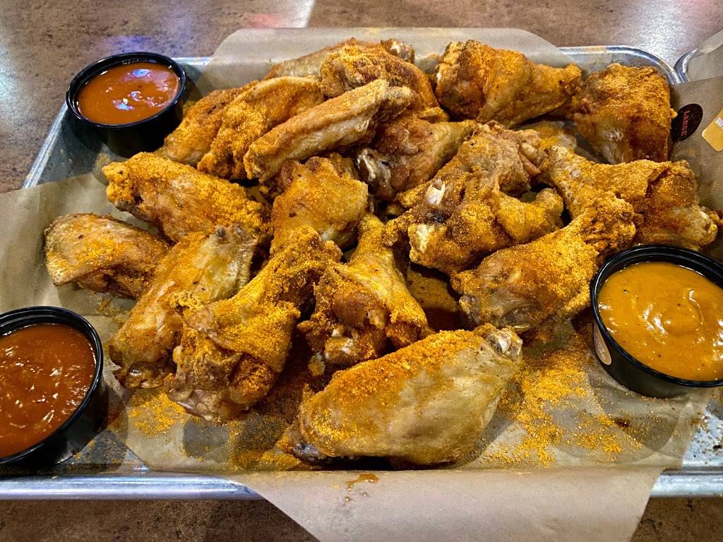 Buffalo Wild Wings | meal takeaway | 909 S Clearview Pkwy, Jefferson, LA 70121, USA | 5042077563 OR +1 504-207-7563