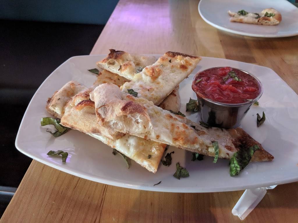 Camilles Wood Fired Pizza | restaurant | 23 Fieldstone Commons, Tolland, CT 06084, USA | 8608966976 OR +1 860-896-6976