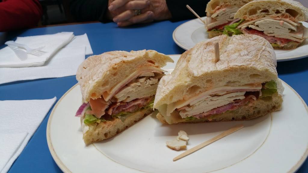 Mundos Sandwich and Burger House | restaurant | 170 Webster St, Monterey, CA 93940, USA | 8319201400 OR +1 831-920-1400