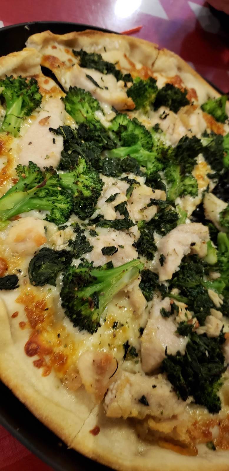 Prince Pizzeria | restaurant | 517 Broadway, Saugus, MA 01906, USA | 7812339950 OR +1 781-233-9950