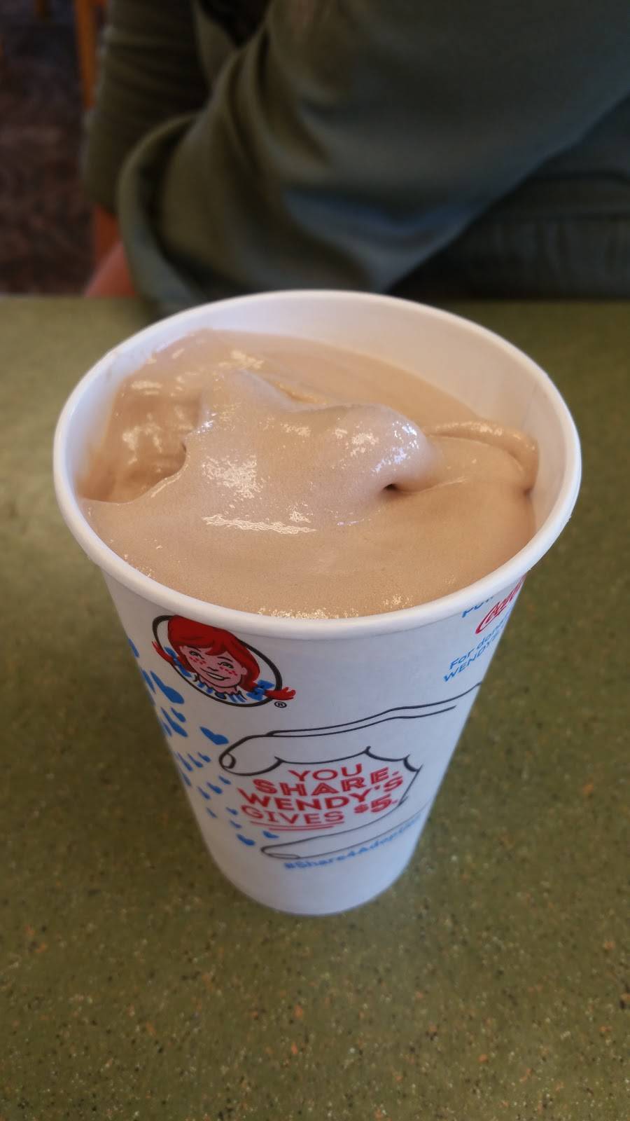 Wendys | restaurant | 275 Mid Rivers Mall Dr, St Peters, MO 63376, USA | 6362793071 OR +1 636-279-3071