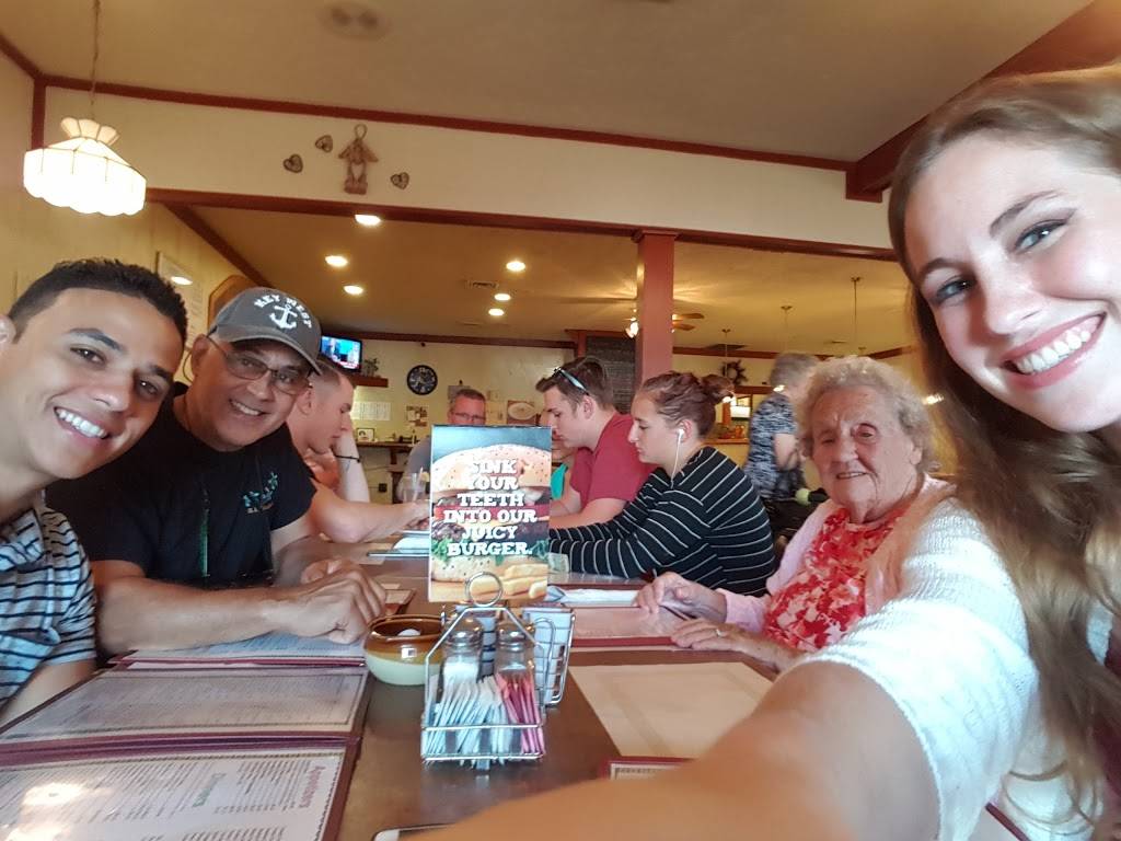 Grayce Anns | restaurant | 2176 Locust St, Canal Fulton, OH 44614, USA | 3308545410 OR +1 330-854-5410