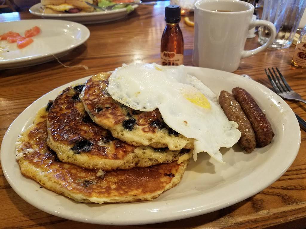 Cracker Barrel Old Country Store | restaurant | 2147 E Springs Dr, Madison, WI 53704, USA | 6082420560 OR +1 608-242-0560