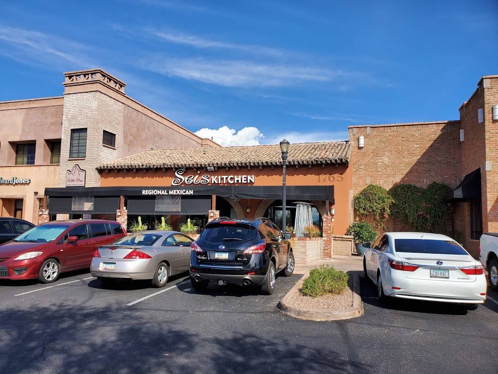 Seis Kitchen | restaurant | 1765 E River Rd, Tucson, AZ 85718, USA | 5206127630 OR +1 520-612-7630