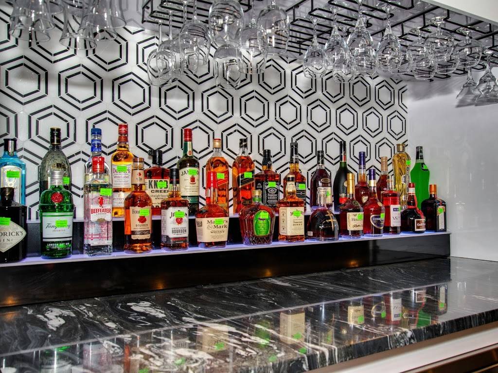 Nick & Mike Bar and Grill | restaurant | 11524 N Tryon St #7, Charlotte, NC 28262, USA | 9803350405 OR +1 980-335-0405