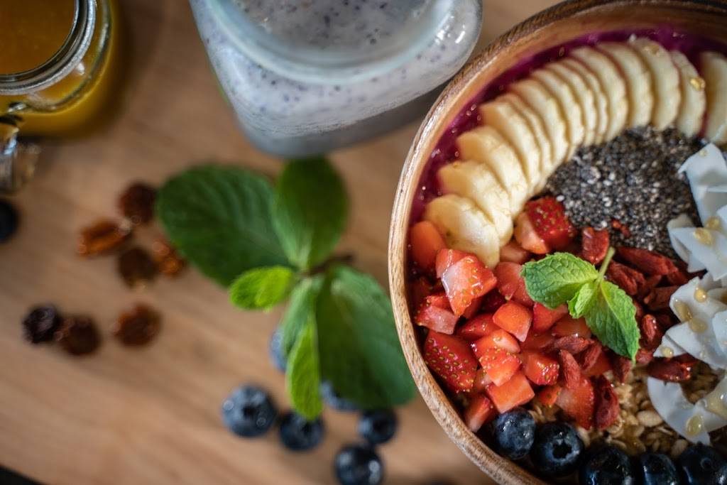 JuiceWell Memorial at Hedwig Village | restaurant | 9317 Katy Fwy Suite B, Houston, TX 77024, USA | 7134634709 OR +1 713-463-4709