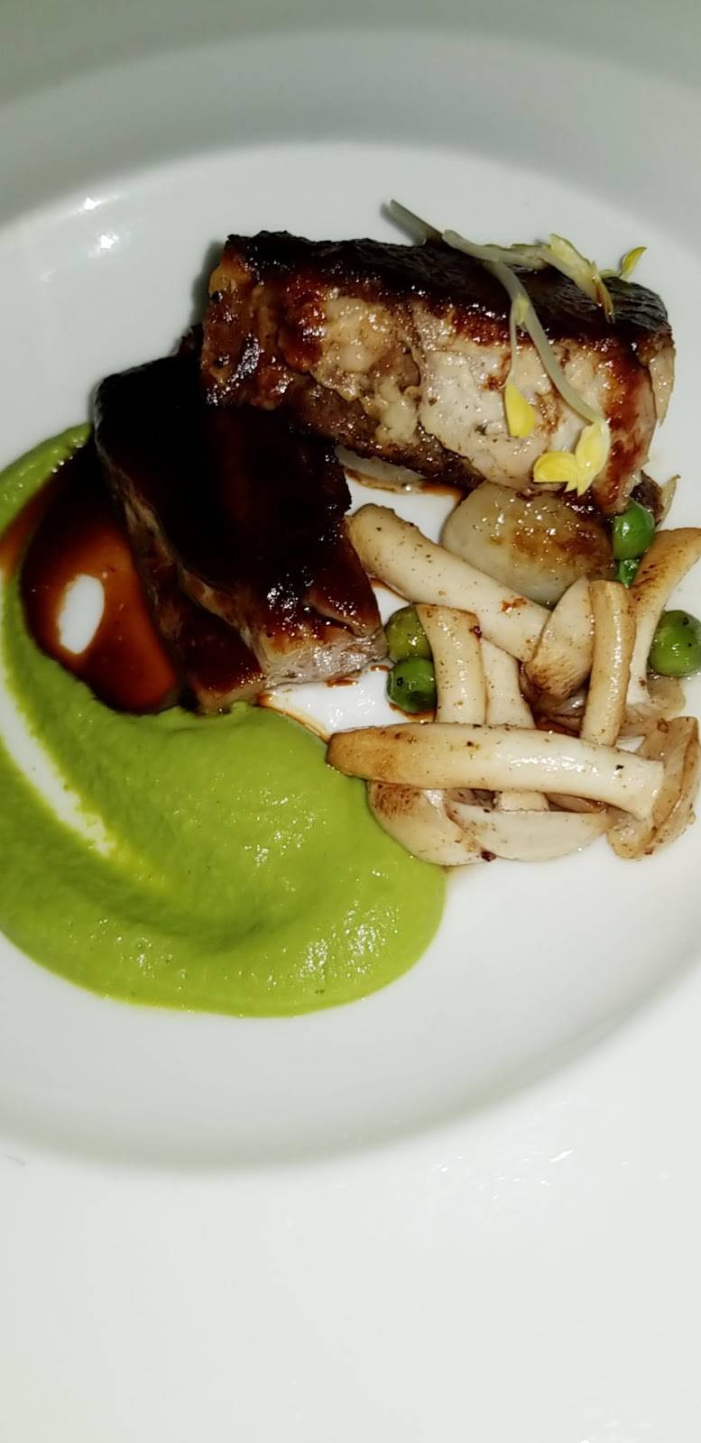 Mizners Lounge | night club | 4401 Floridian Way, Orlando, FL 32830, USA | 4079393463 OR +1 407-939-3463