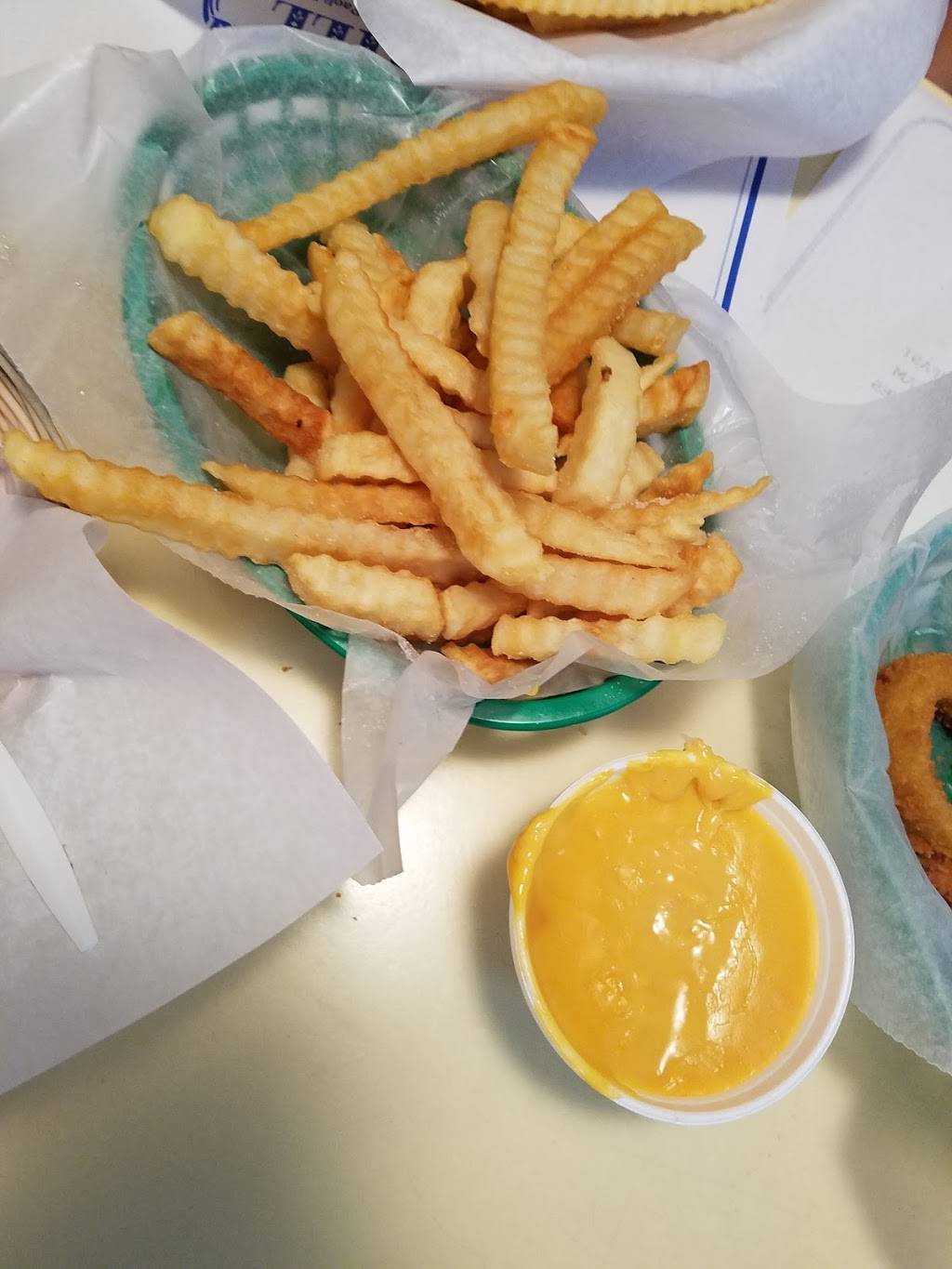 Pepper Mill | restaurant | 813 N Chester Rd, West Chester, PA 19380, USA | 6106920100 OR +1 610-692-0100