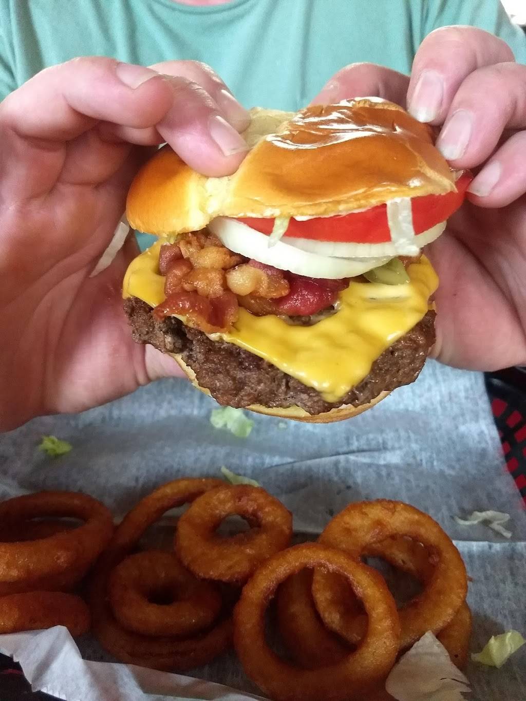 Bucks Cafe | restaurant | 4570 Chana Creek Rd, Tallassee, AL 36078, USA | 3346390635 OR +1 334-639-0635