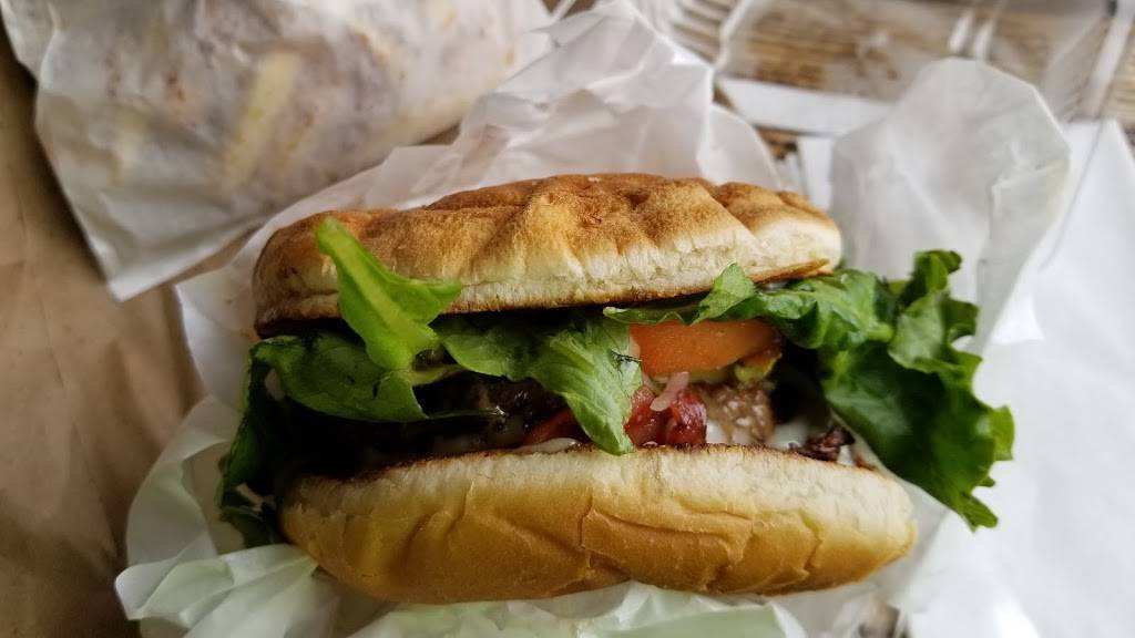 Sparkys Giant Burgers | restaurant | 4120 Redwood Rd, Oakland, CA 94619, USA | 5105315617 OR +1 510-531-5617