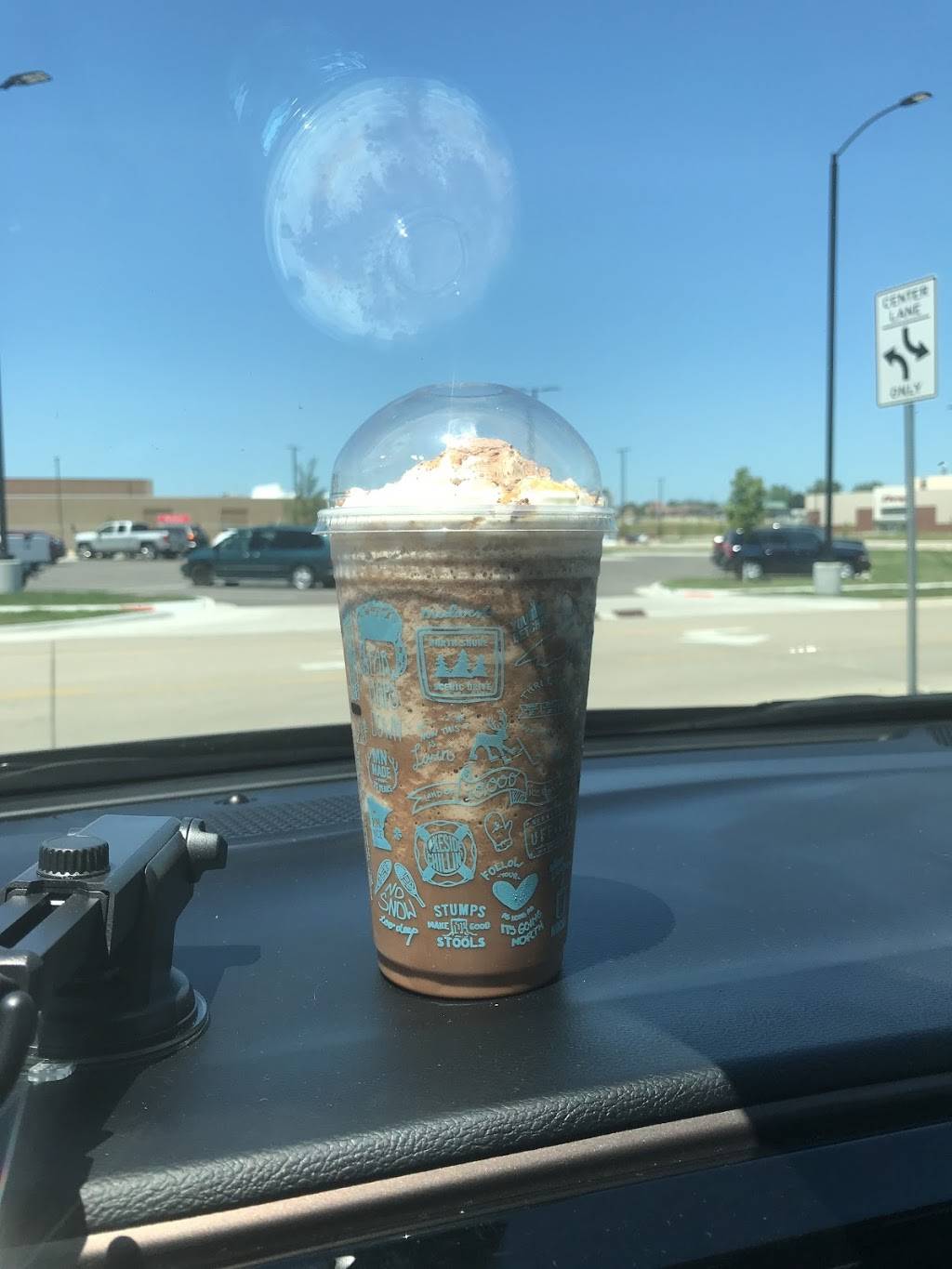 Caribou Coffee | cafe | 2870 Edgewood Rd SW Suite 100, Cedar Rapids, IA 52404, USA | 3192496095 OR +1 319-249-6095