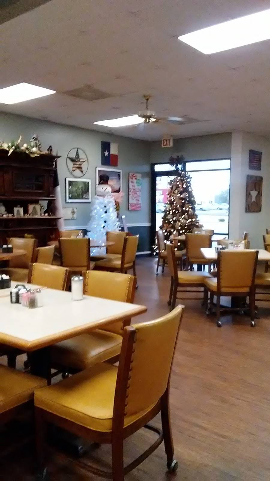 Tonys Family Restaurant | restaurant | 1629 Meyer St, Sealy, TX 77474, USA | 9798854140 OR +1 979-885-4140