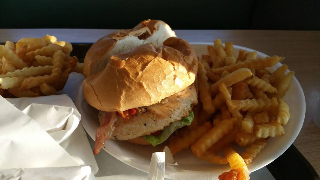 Mickeys Gyros II | restaurant | 15221 S Cicero Ave, Oak Forest, IL 60452, USA | 7086871400 OR +1 708-687-1400