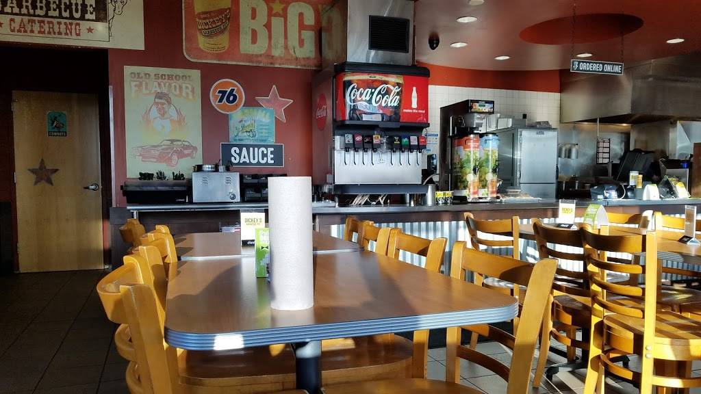 Dickeys Barbecue Pit | restaurant | 105 S Dixieland St Ste A, Lowell, AR 72745, USA | 4793472633 OR +1 479-347-2633