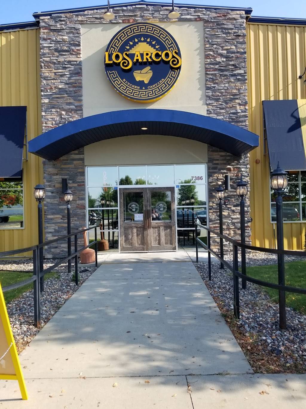 Los Arcos Kitchen & Cantina | restaurant | 7386 Airport View Dr SW, Rochester, MN 55902, USA | 5072060302 OR +1 507-206-0302
