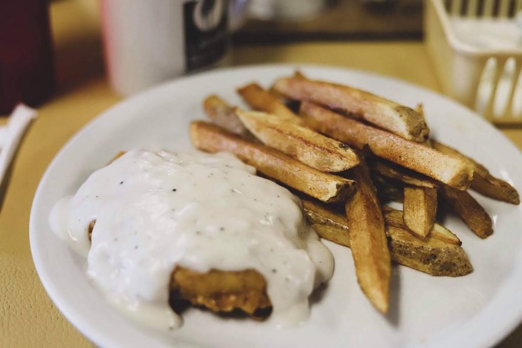 Cookys | restaurant | 111 W Magnolia St, Cherokee, KS 66724, USA | 6204579650 OR +1 620-457-9650