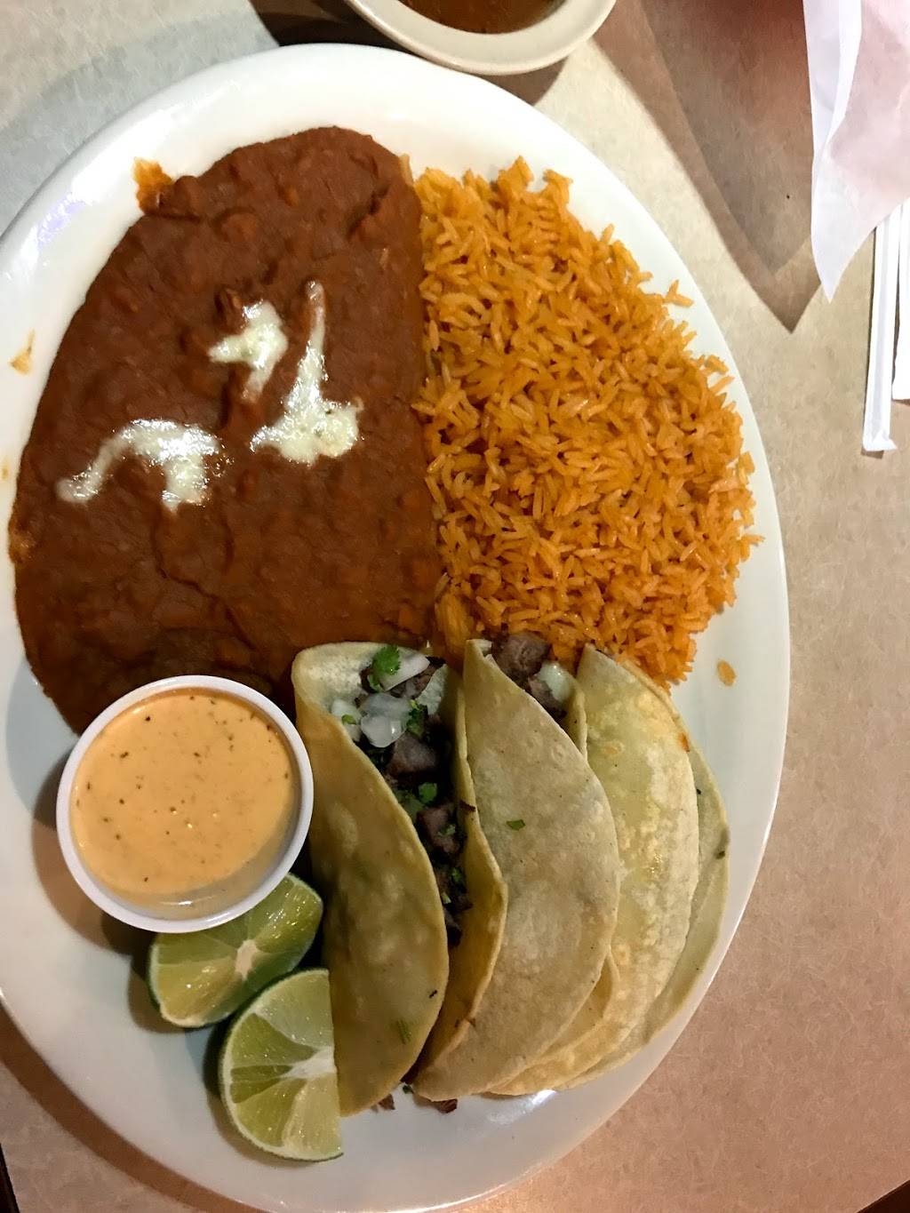 Sombreros Bar & Grill | restaurant | 405 US-79, Henderson, TX 75652, USA | 9033928227 OR +1 903-392-8227