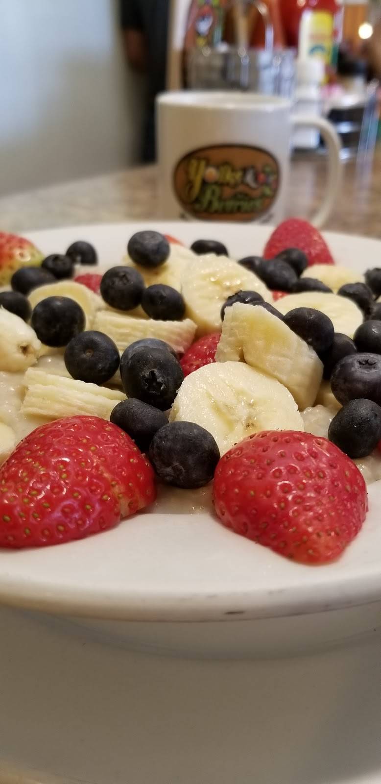 Yolks & Berries | cafe | 505 N Kinzie Ave, Bradley, IL 60915, USA | 8159351501 OR +1 815-935-1501