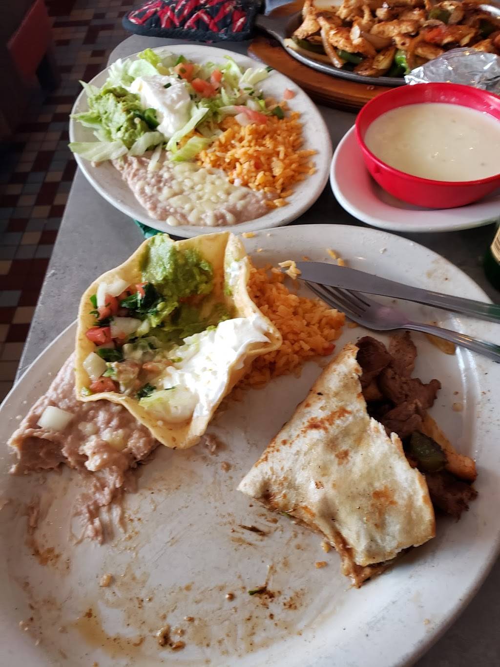 La Campesina | restaurant | 117 Walton St W, Willard, OH 44890, USA | 4199337077 OR +1 419-933-7077