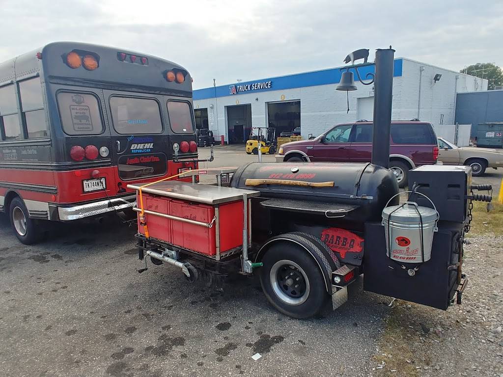 Smokin Js BBQ | restaurant | 10050 E Mill Rd, Scottsburg, IN 47170, USA | 8124160999 OR +1 812-416-0999