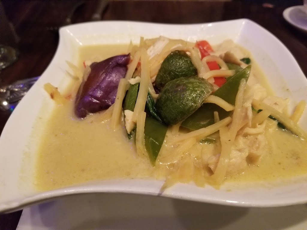 Circles Thai | restaurant | 8 Powell Ln, Collingswood, NJ 08108, USA | 8568690001 OR +1 856-869-0001