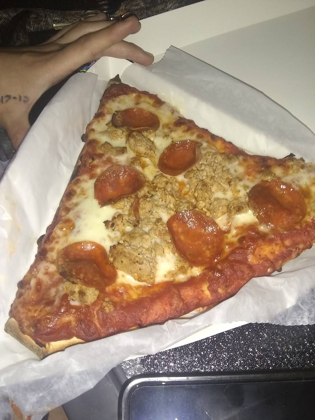 Crackers Pizza | restaurant | 3915 52nd St, Kenosha, WI 53144, USA | 2622203161 OR +1 262-220-3161