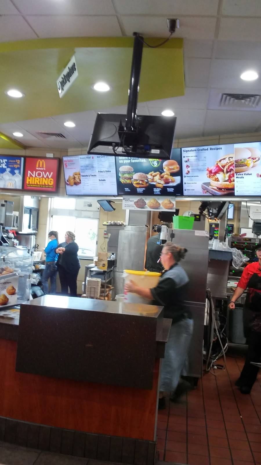 McDonalds | cafe | 706 W Pointe Way, Trafalgar, IN 46181, USA | 3178784243 OR +1 317-878-4243