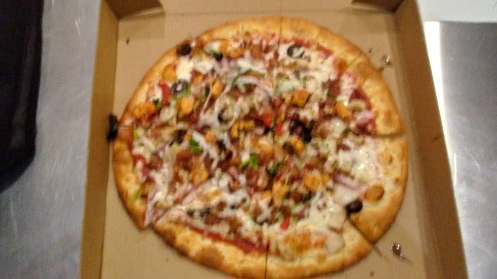 Fire Oven Pizza | restaurant | 2801 Packerland Way Ste 3, Louisville, KY 40213, USA | 5023849666 OR +1 502-384-9666