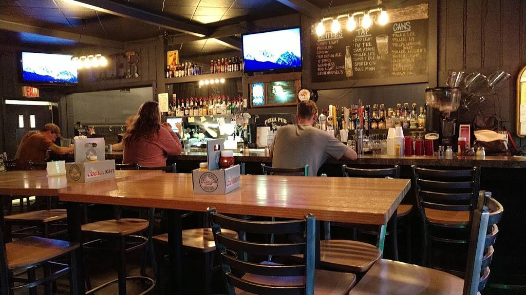 Pizza Pub | meal delivery | 1402 Lake Shore Dr E, Ashland, WI 54806, USA | 7156826641 OR +1 715-682-6641