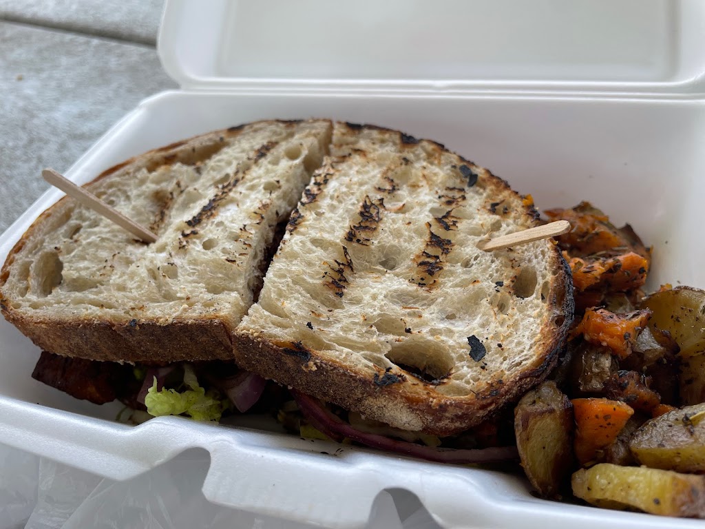 Maxs Delicatessen | restaurant | 905 Gilbert St, Charles City, IA 50616, USA | 6417151121 OR +1 641-715-1121