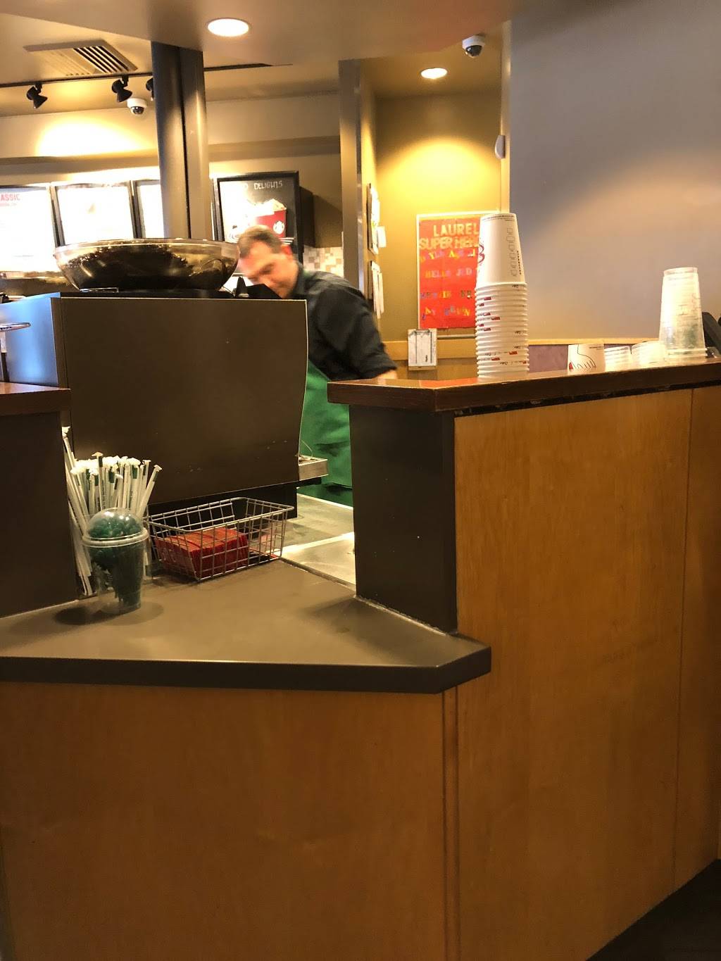 Starbucks | cafe | 929 Washington Blvd #80, Laurel, MD 20707, USA | 3014985454 OR +1 301-498-5454