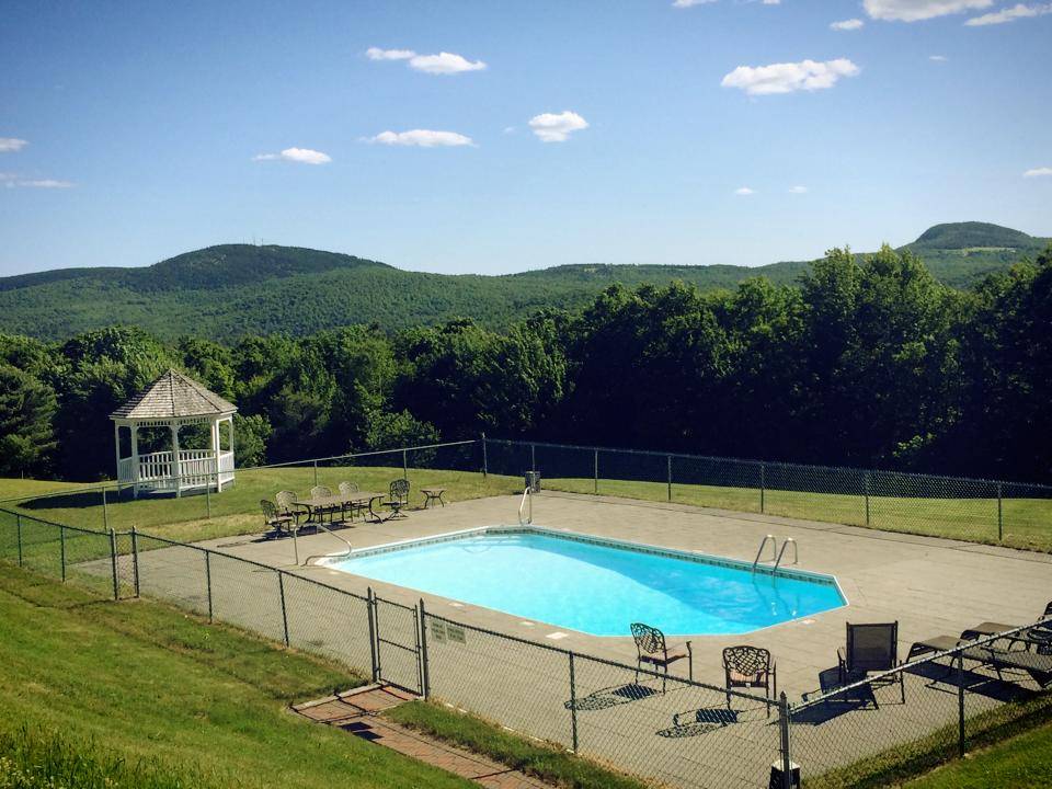 The Lucerne Inn | night club | 2517 Main Rd, Dedham, ME 04429, USA | 2078435123 OR +1 207-843-5123