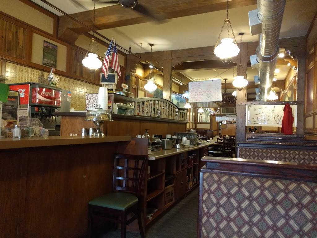 Bread Basket Restaurant | restaurant | 131 Park Ave, Barrington, IL 60010, USA | 8473823099 OR +1 847-382-3099