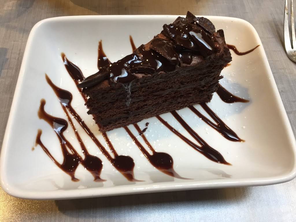 Mad Town Gastropub | restaurant | Dane Country Regional Airport, 4000 International Ln, Madison, WI 53704, USA | 6082439614 OR +1 608-243-9614